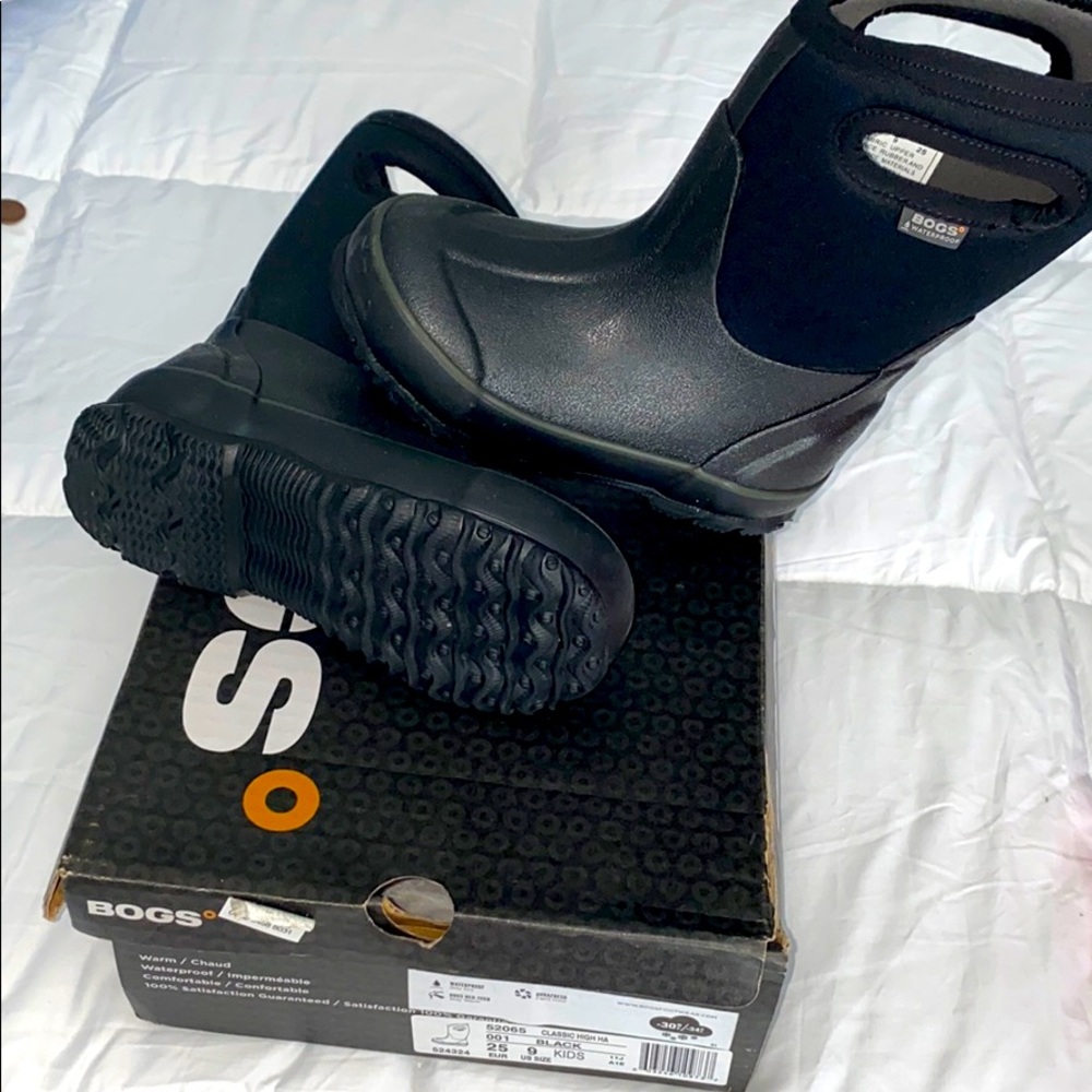 Boys Bogs winter boot